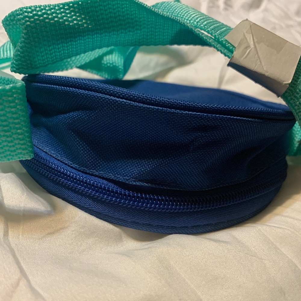 Bioworld stitch snow globe crossbody bag (NWT) - Picture 4 of 8